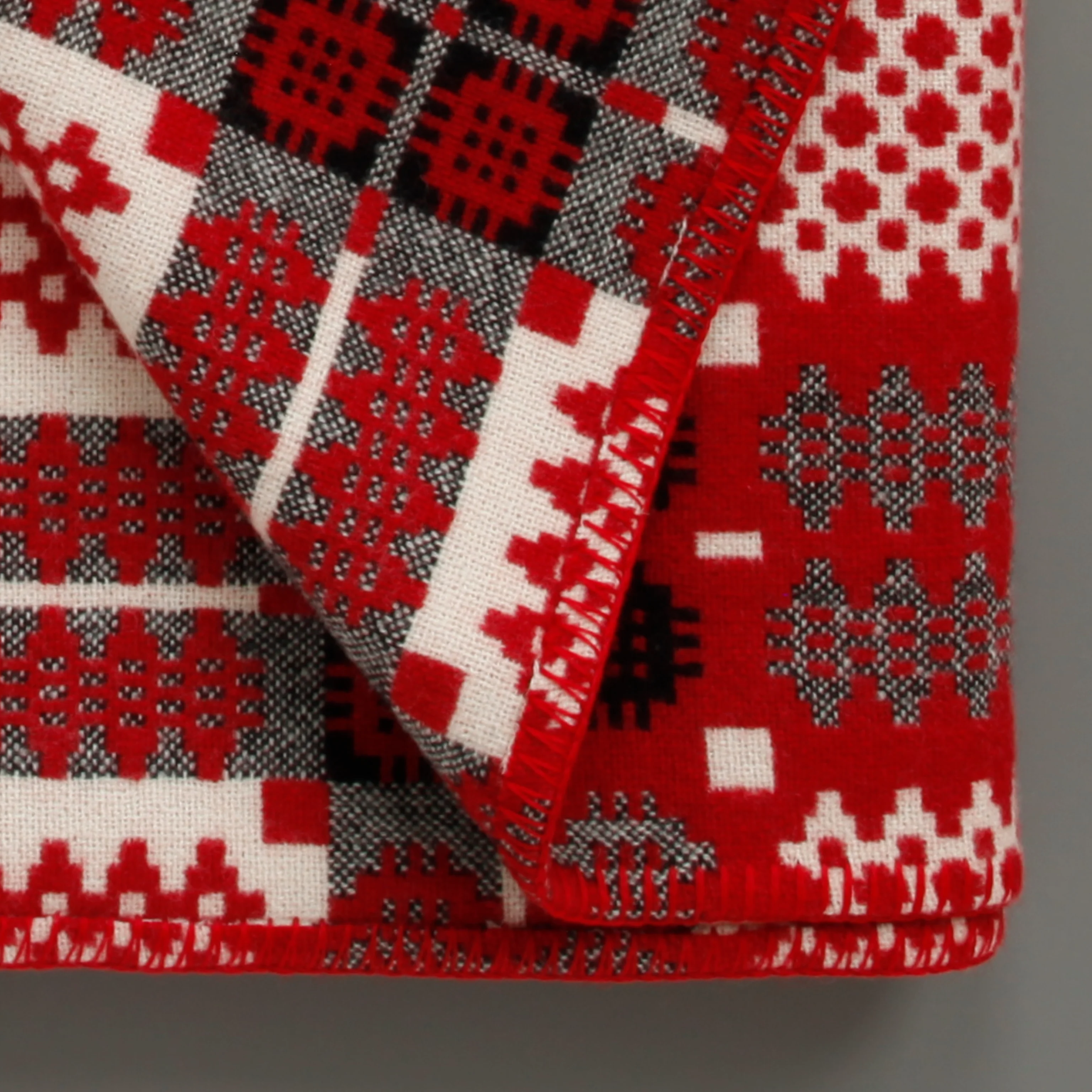 Welsh Tapestry Blanket Red - Image 3